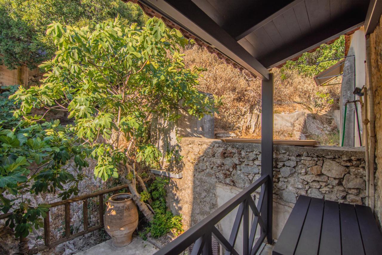 The Rooster'S House Apartment Spilion Bagian luar foto